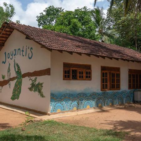 Jayanti'S Hotell Sigiriya Exteriör bild